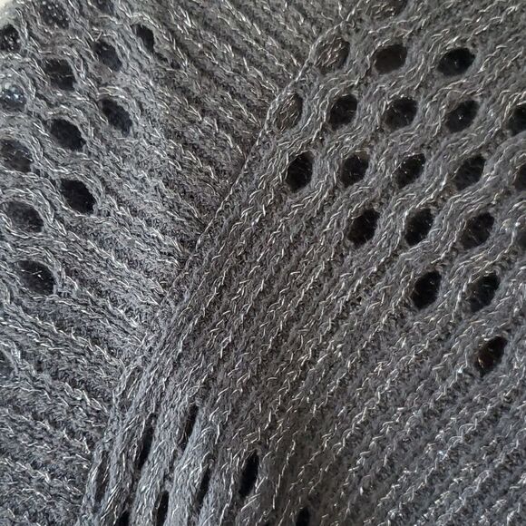 STEVE MADDEN PONCHO STEEL GRAY SPARKLE FRINGE POINTELLE KNIT ONE SIZE BOHO - Picture 4 of 8